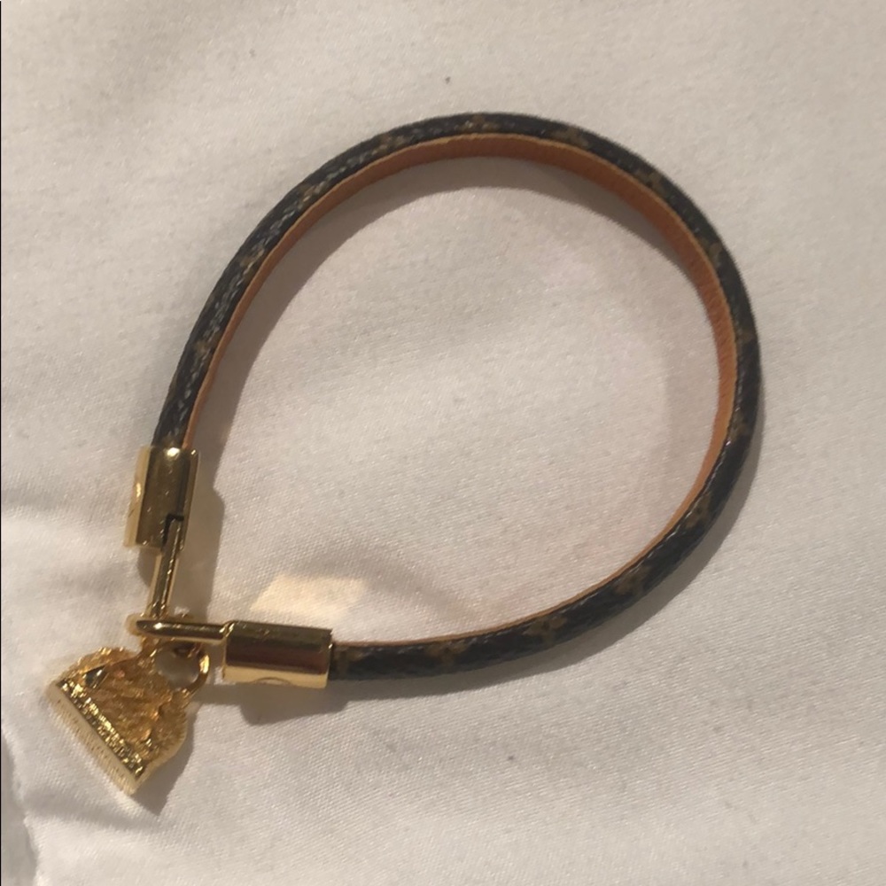 Louis Vuitton alma bracelet